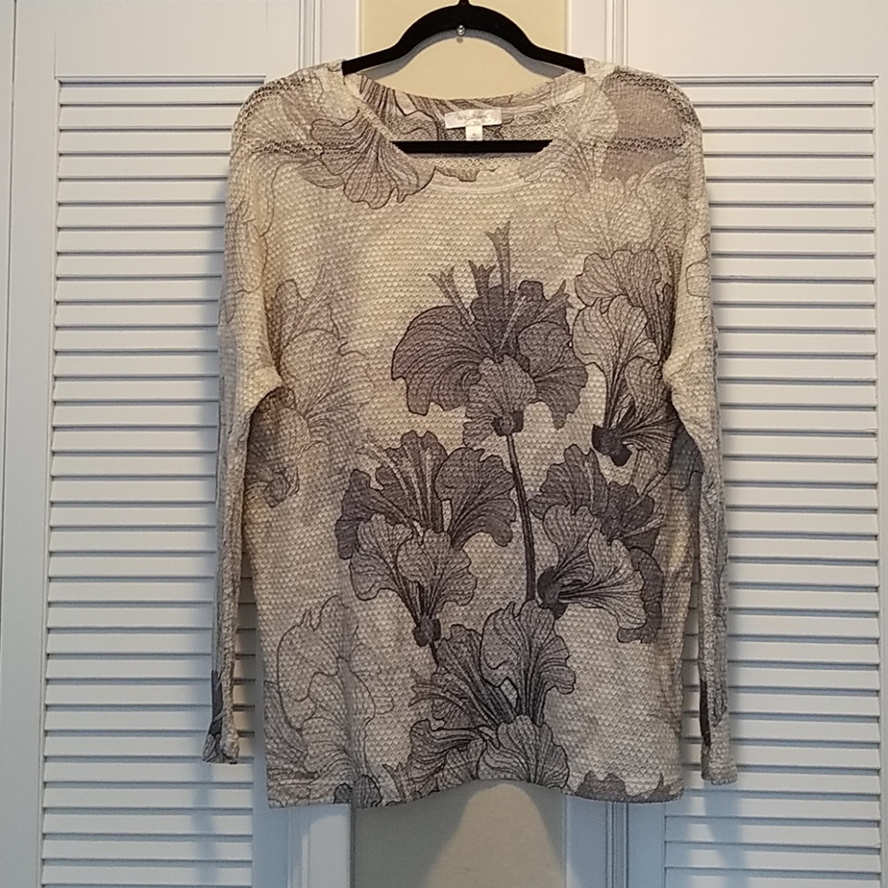 Soft, lightweight sweater - size XL